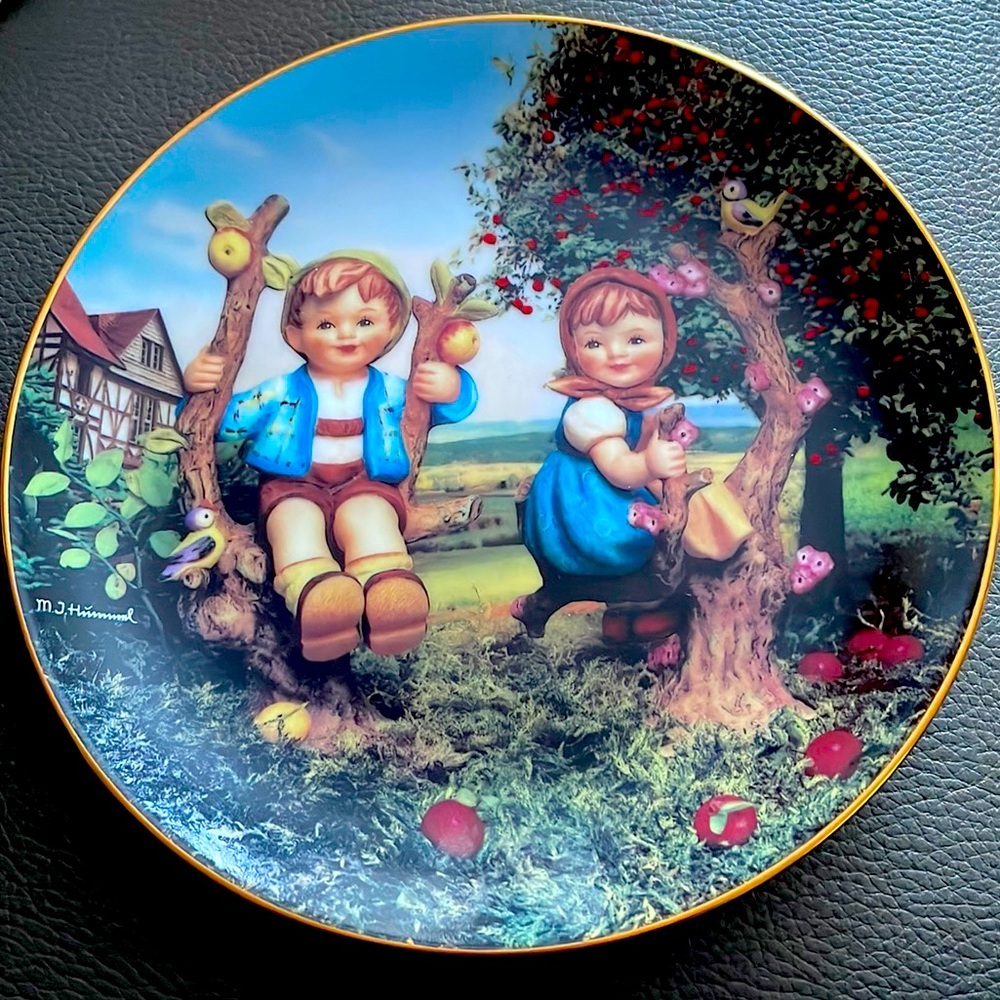 M.I. Hummel plate collection Little Companions